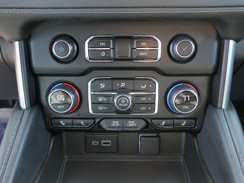 Used 2024 Chevrolet Suburban LT image 20