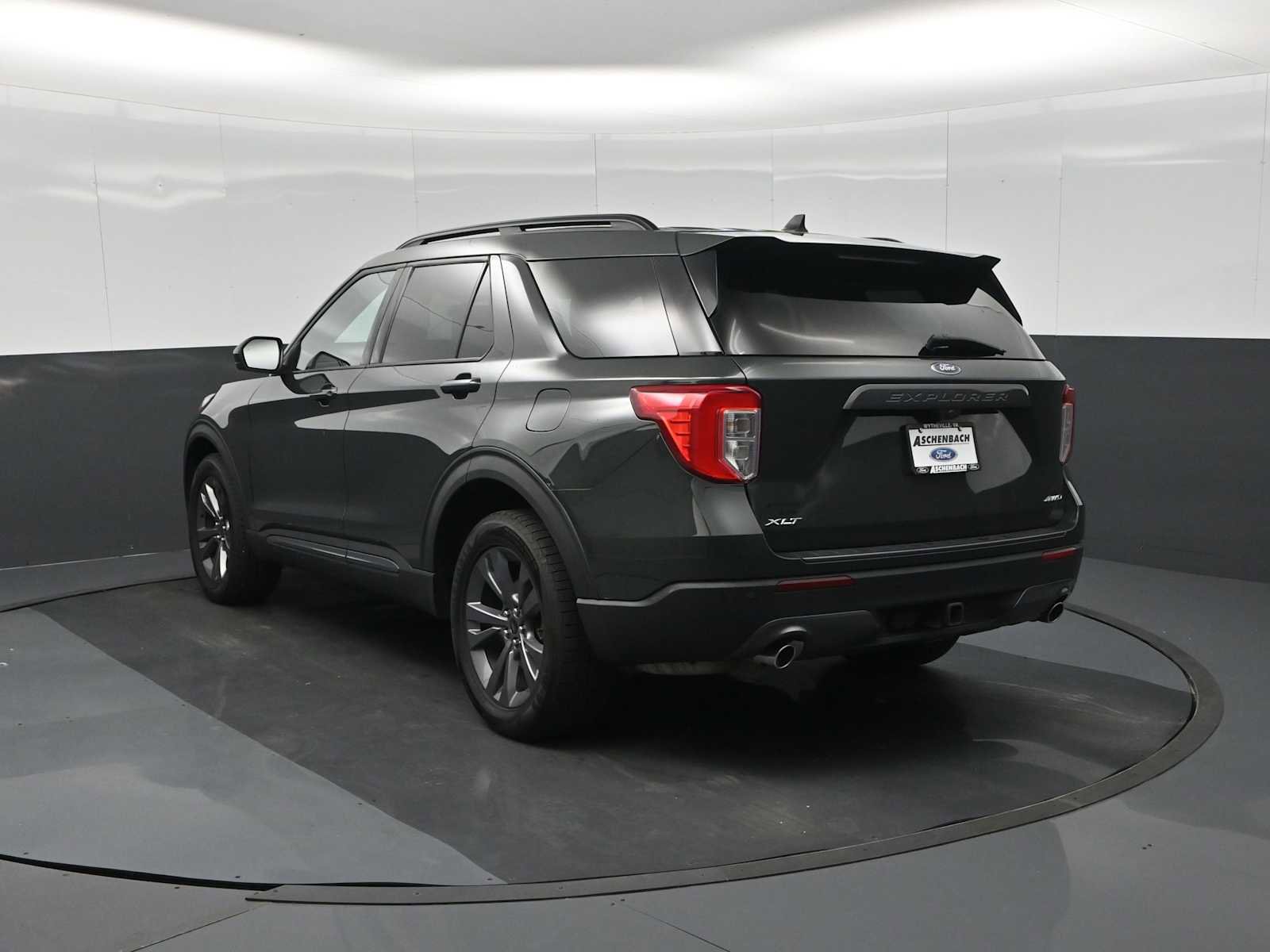 Used 2023 Ford Explorer XLT w/ Equipment Group 202A AWD/4WD image 6