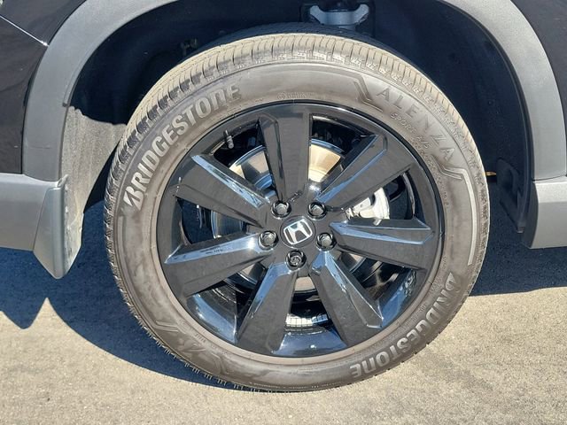 Certified 2025 Honda Pilot Black Edition image 6