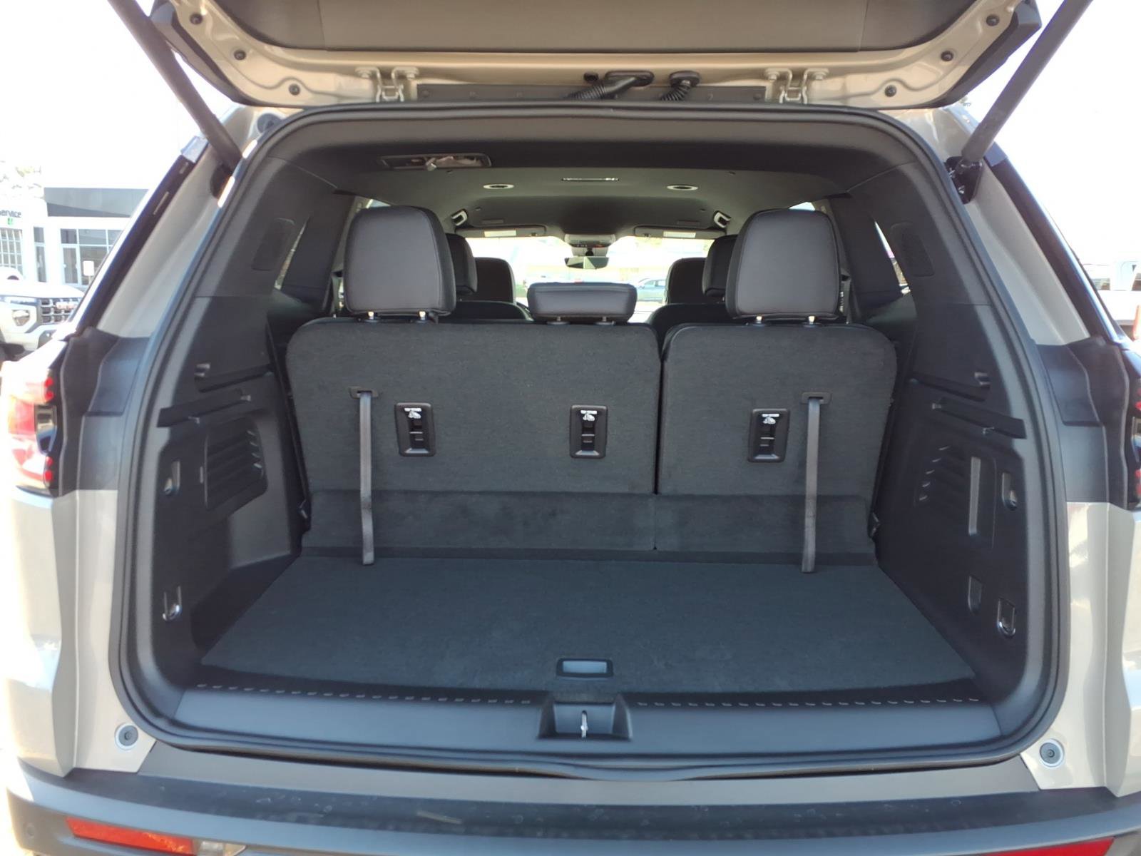 New 2026 GMC Acadia AT4 w/ Super Cruise Package AWD/4WD image 5