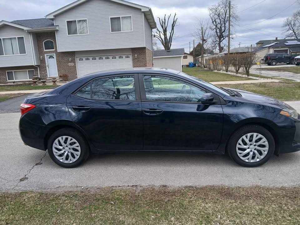 Used 2017 Toyota Corolla LE image 5