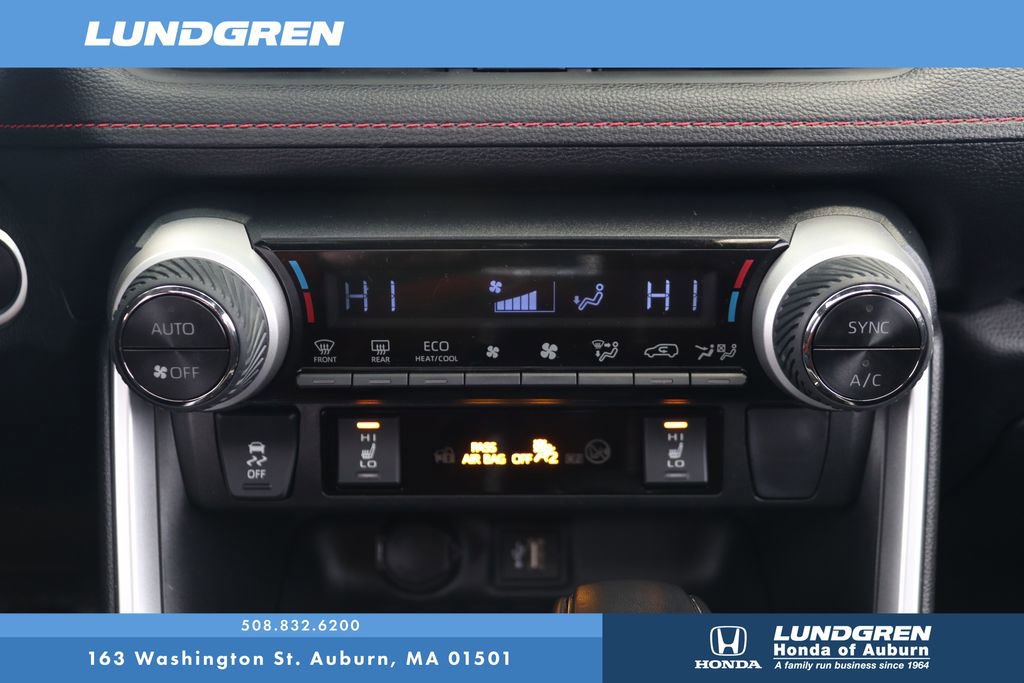 Used 2024 Toyota RAV4 SE w/ Weather & Moonroof Package image 22