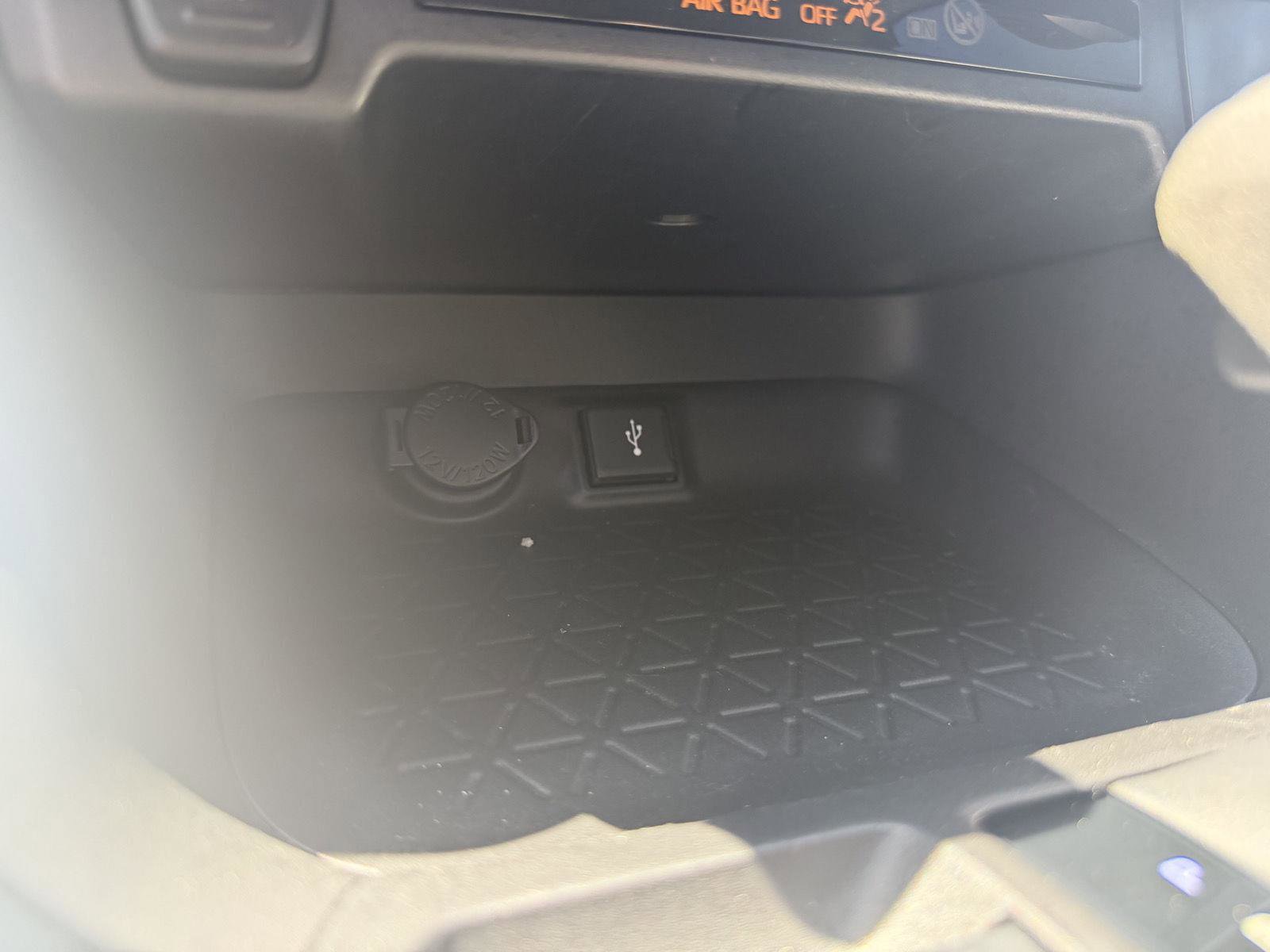 Used 2022 Toyota RAV4 LE FWD image 26