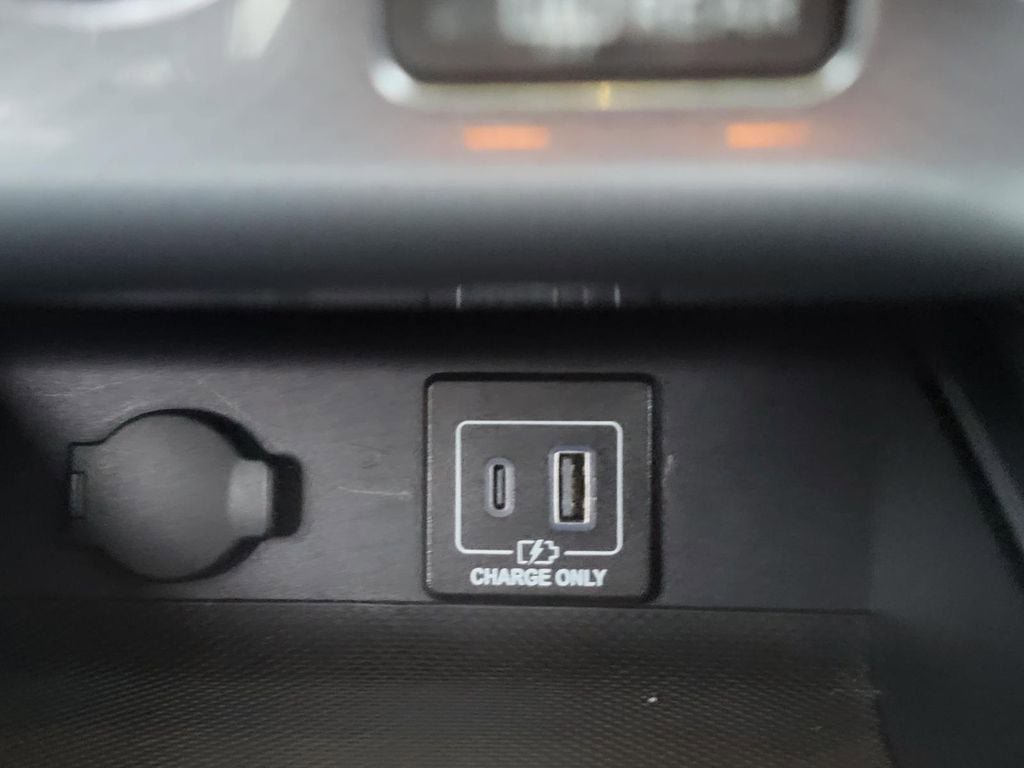 Used 2020 Nissan Pathfinder Platinum image 28