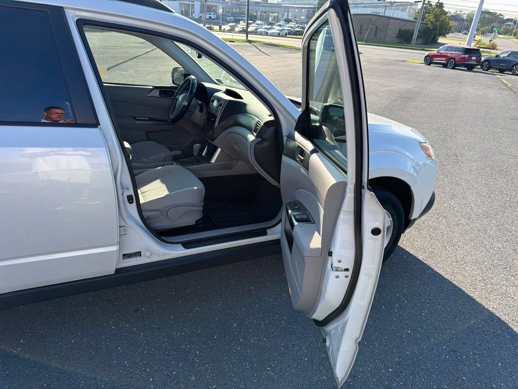 Used 2013 Subaru Forester 2.5X w/ Popular Pkg 1 AWD/4WD image 21