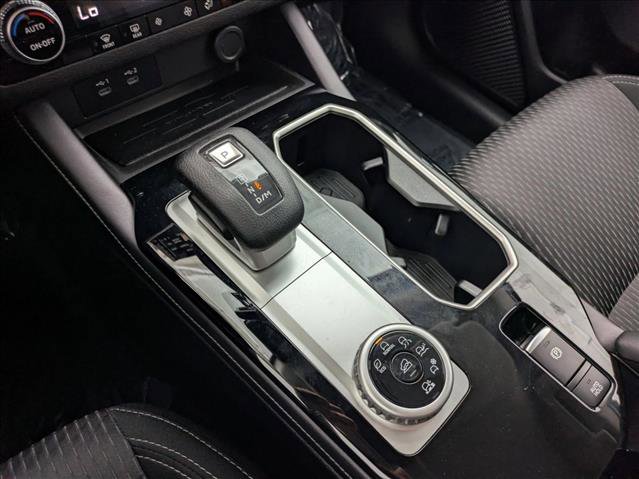 Used 2025 Mitsubishi Outlander ES image 13