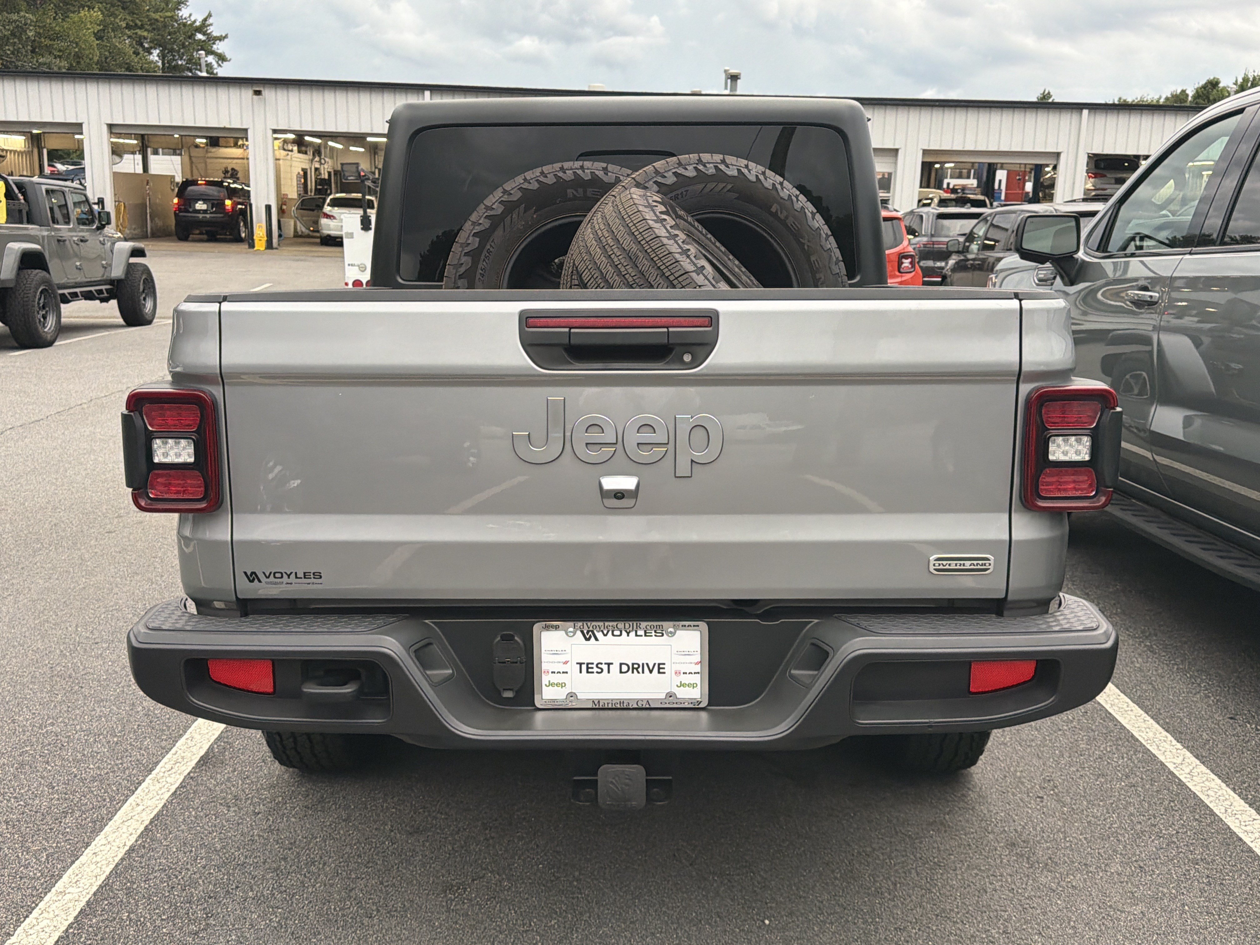 Used 2020 Jeep Gladiator Overland w/ Popular Equipment Package AWD/4WD image 7