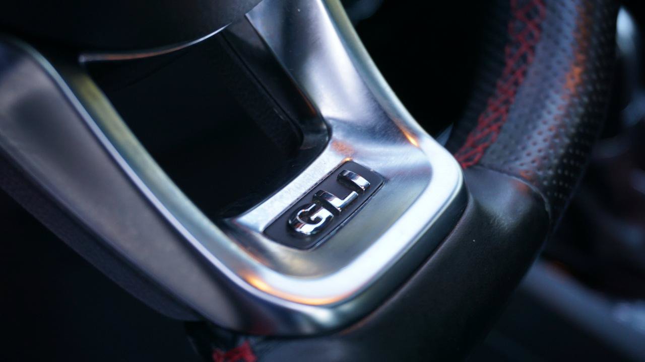 Used 2015 Volkswagen Jetta GLI SE FWD image 30