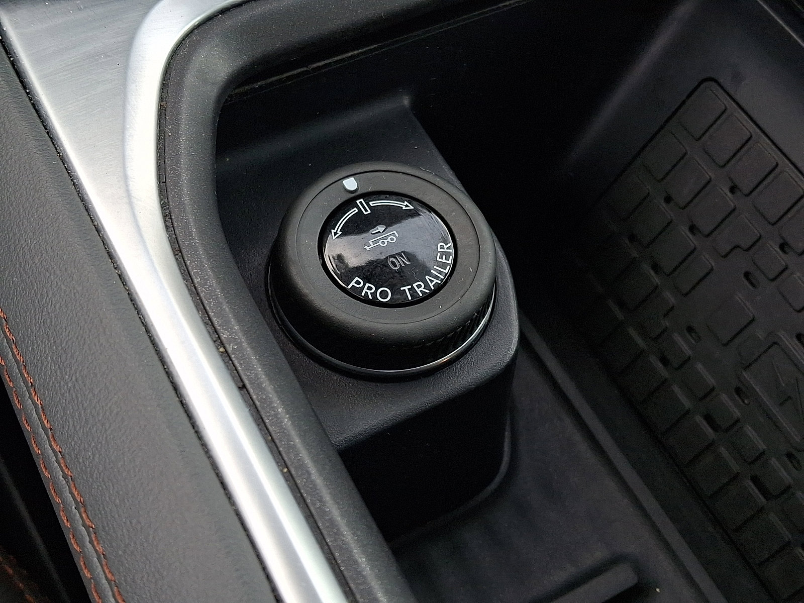 Used 2025 Ford Expedition Active image 26