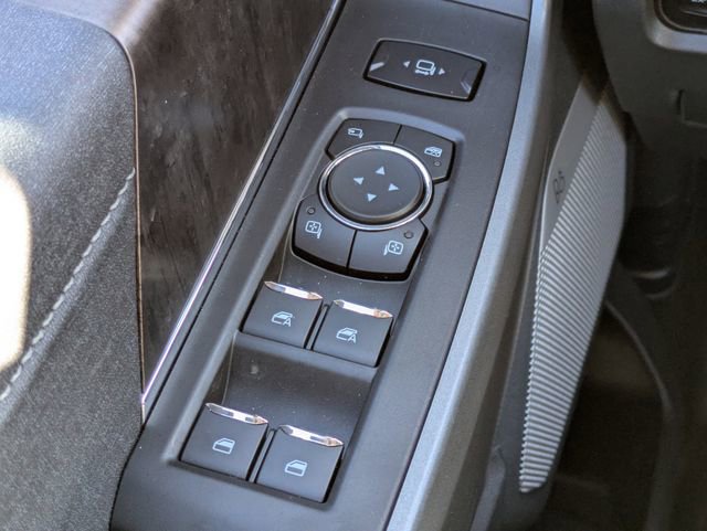 New 2026 Ford F250 Lariat w/ Black Appearance Package image 25
