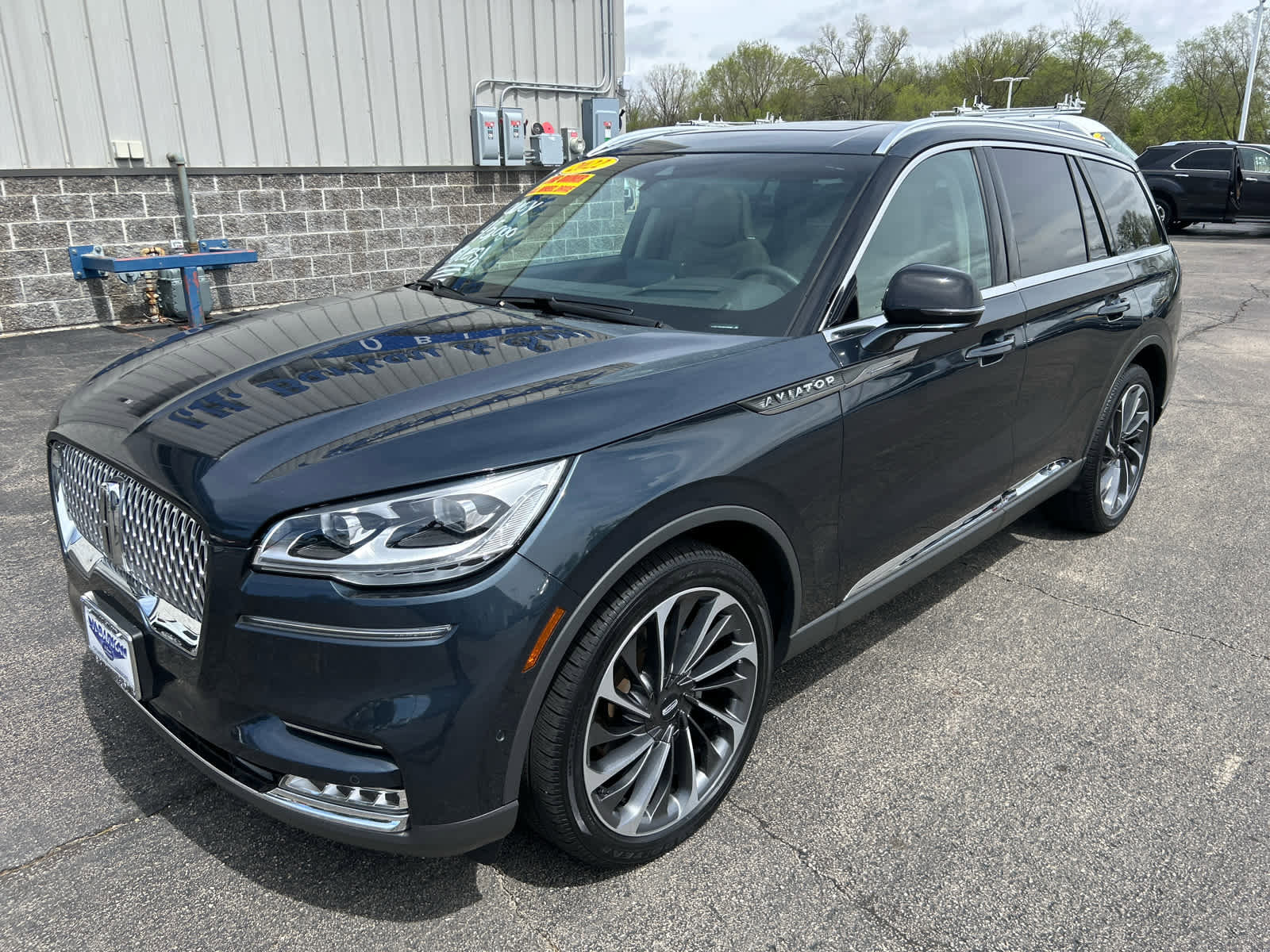 Used 2022 Lincoln Aviator Reserve w/ Equipment Group 201A AWD/4WD image 3