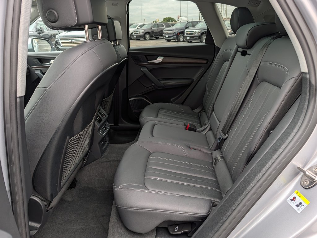 Used 2022 Audi Q5 2.0T Premium Plus w/ Premium Plus Package AWD/4WD image 17