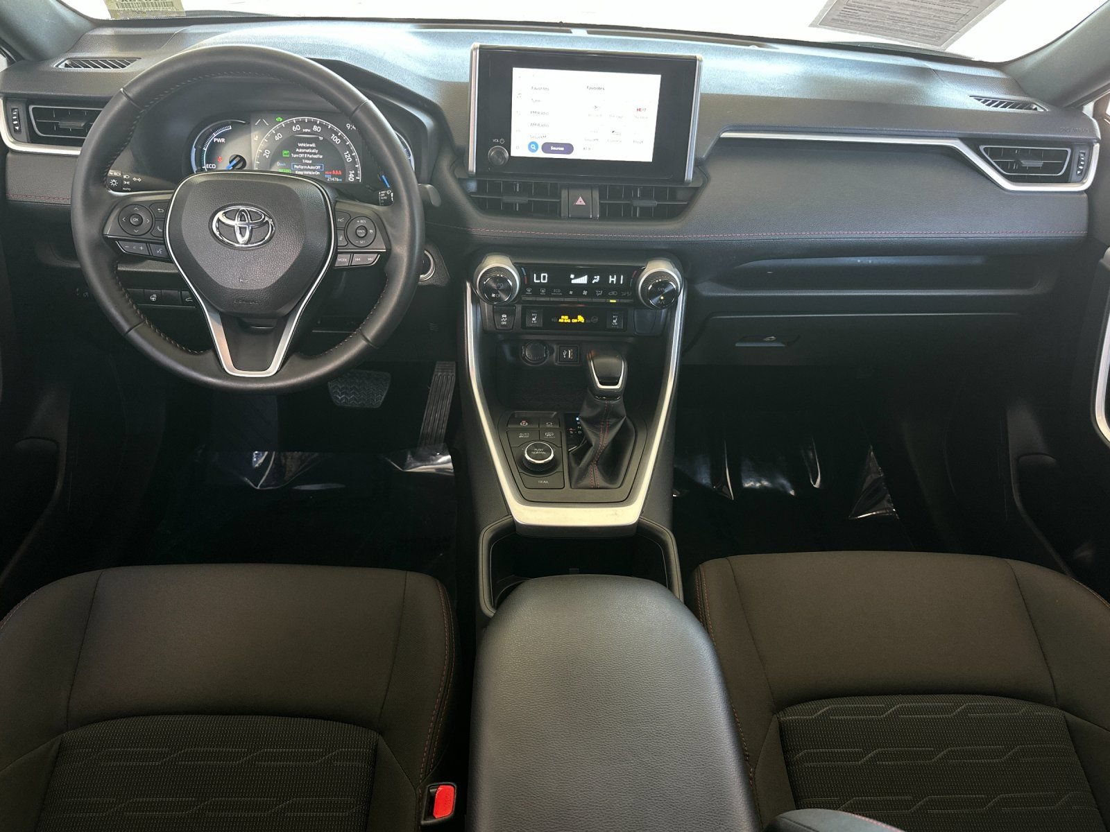 Used 2025 Toyota RAV4 SE w/ Weather & Moonroof Package AWD/4WD image 12
