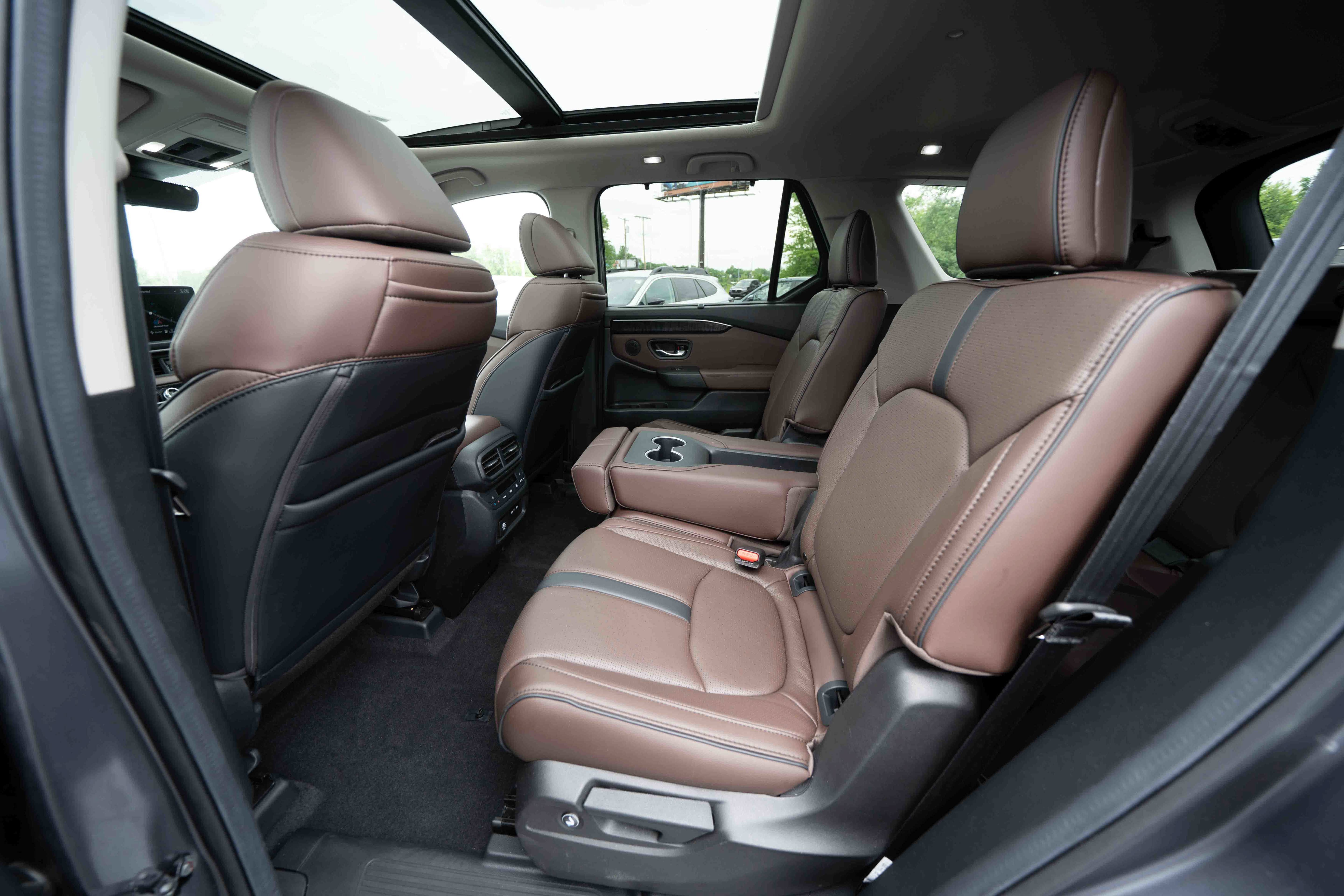 Used 2025 Honda Pilot Elite image 23