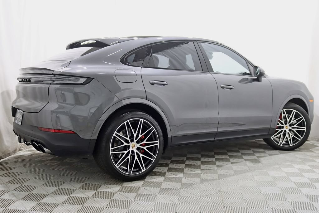 Used 2024 Porsche Cayenne S AWD/4WD image 8