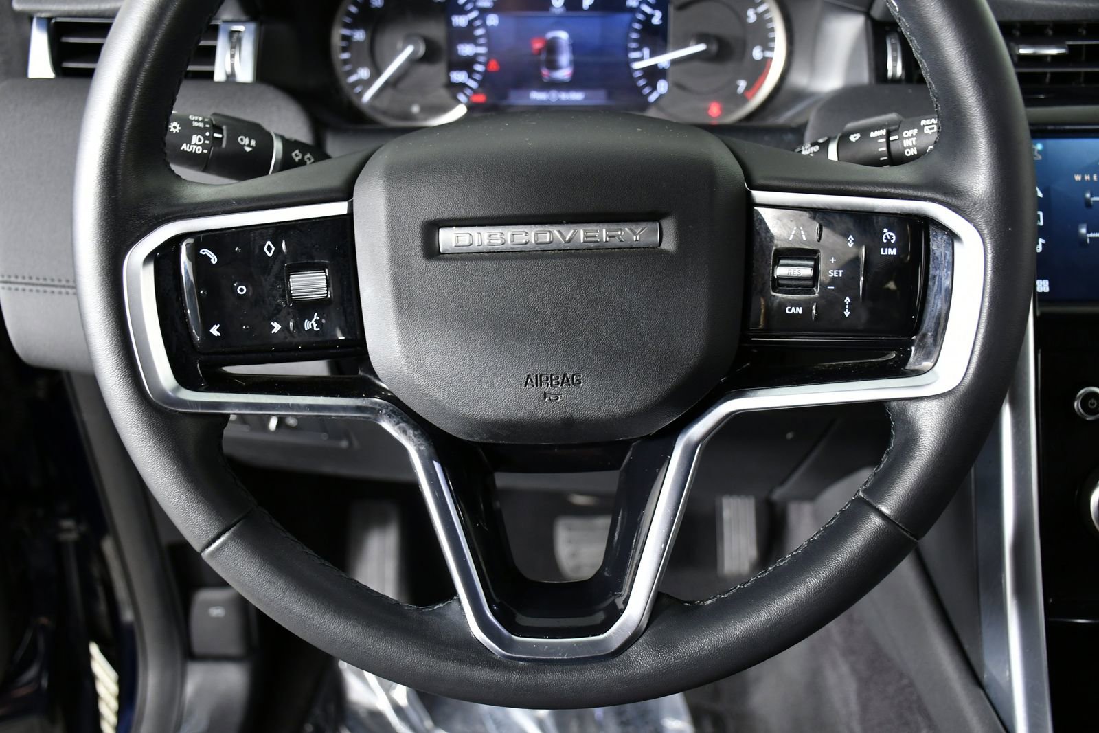 Used 2023 Land Rover Discovery Sport S image 7