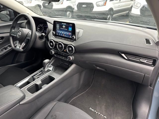 Used 2025 Nissan Sentra SV w/ Trunk Package image 10