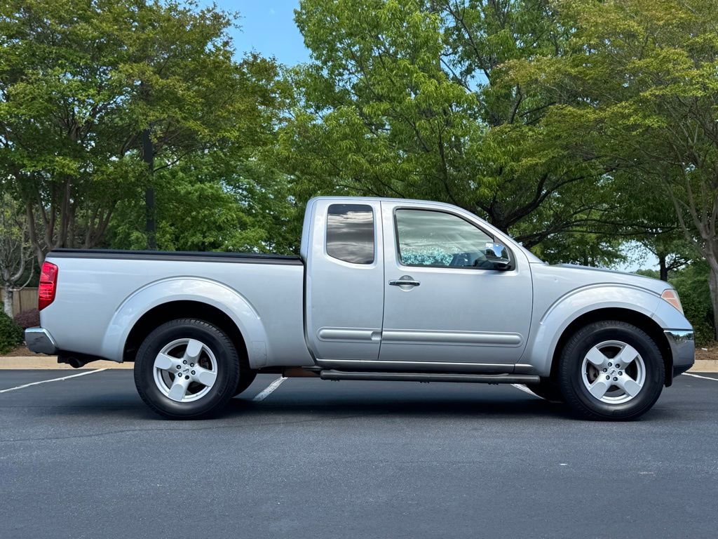 Used 2006 Nissan Frontier LE RWD image 2
