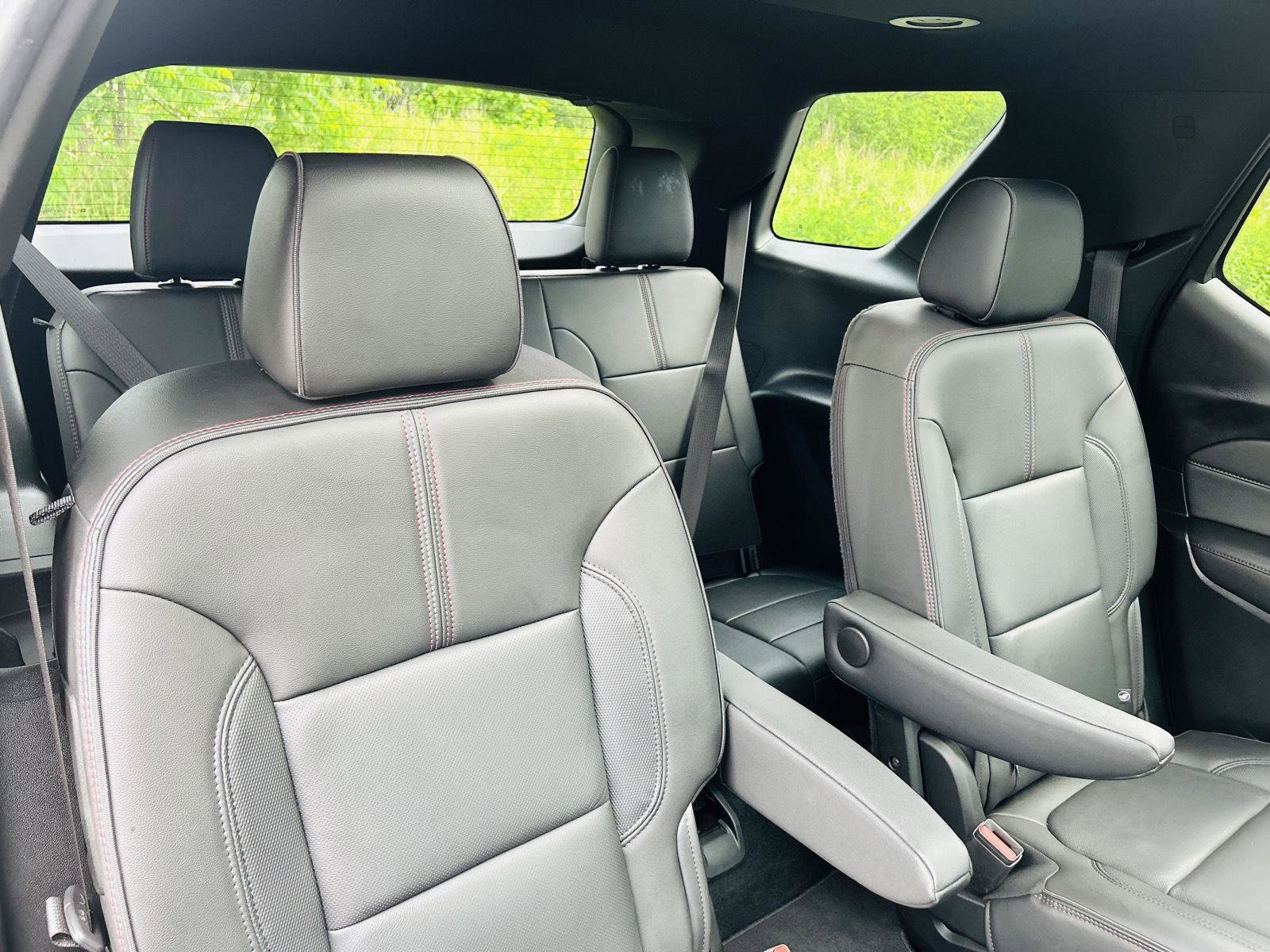 Used 2023 Chevrolet Traverse RS image 34