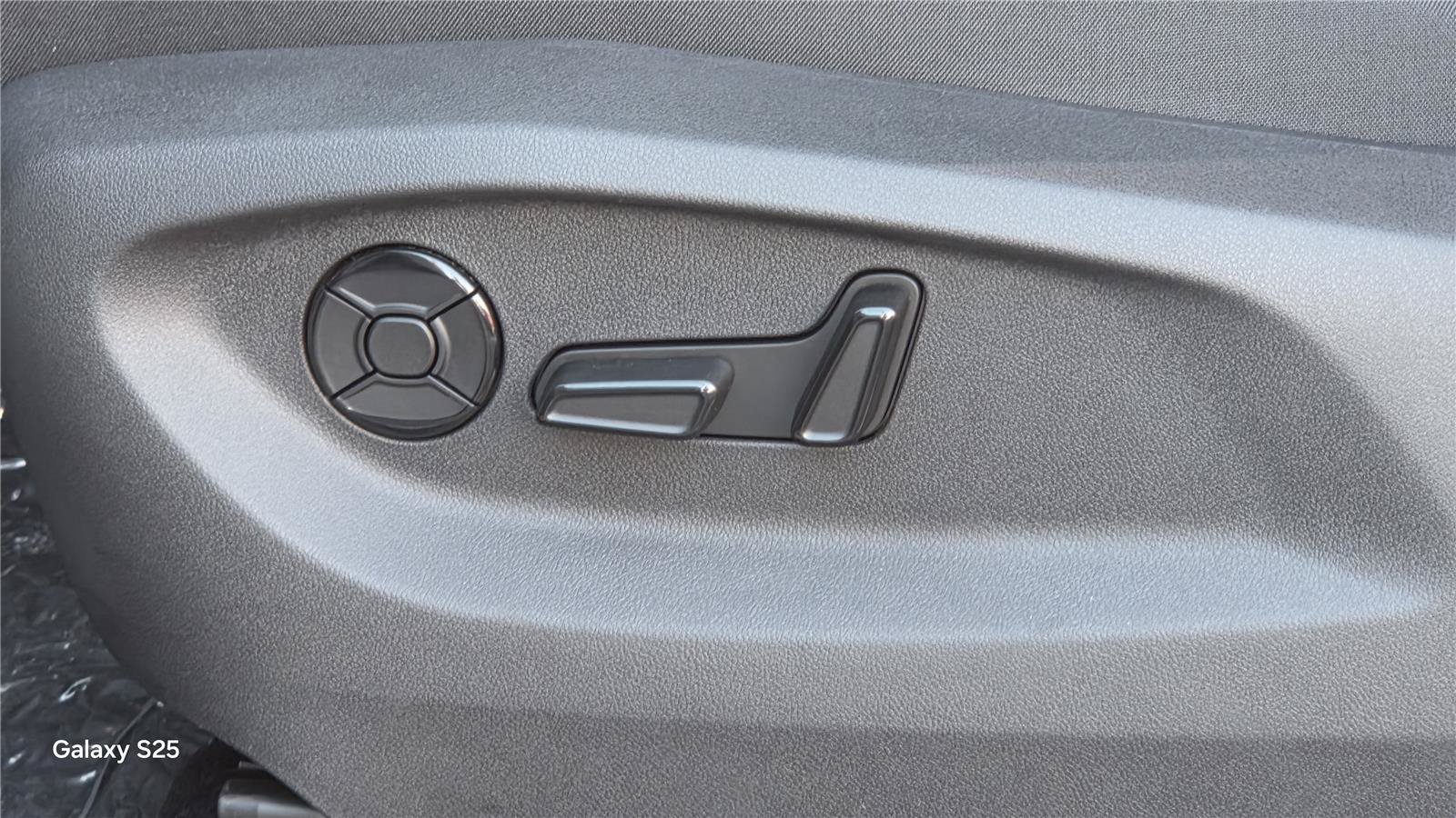 New 2026 Volkswagen Tiguan SE R-Line AWD/4WD image 14