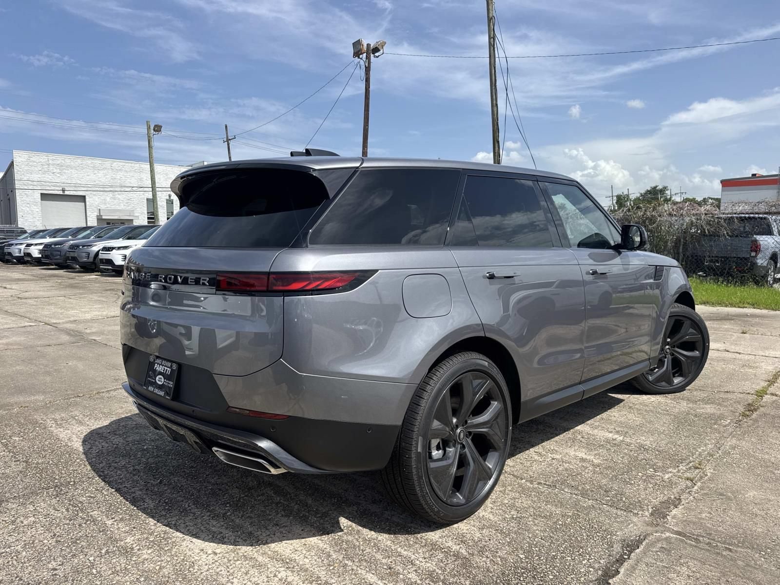 New 2025 Land Rover Range Rover Sport SE AWD/4WD image 18