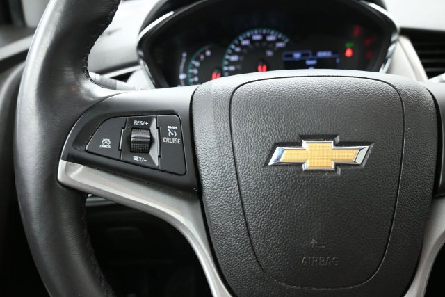 Used 2020 Chevrolet Trax LT w/ Sun & Sound Package AWD/4WD image 25