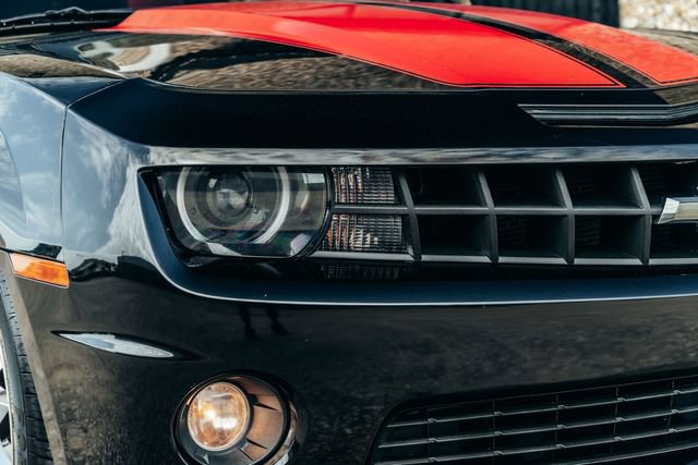 Used 2010 Chevrolet Camaro SS w/ LPO, Ground Effects Package RWD image 44