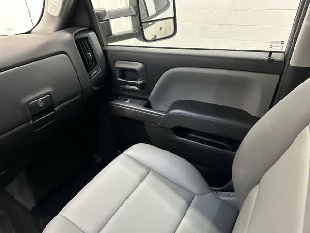 Used 2018 Chevrolet Silverado 2500 W/T AWD/4WD image 13