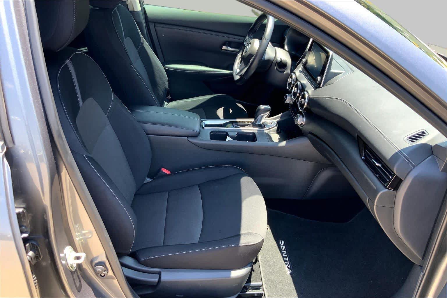 Used 2020 Nissan Sentra SV FWD image 9