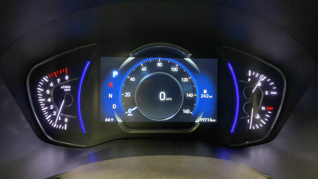 Used 2020 Hyundai Santa Fe Limited AWD/4WD image 17