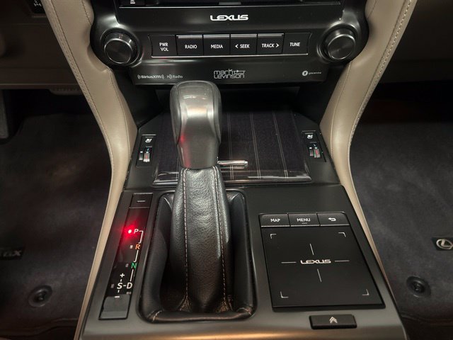 Used 2023 Lexus GX 460 Premium w/ Accessory Package AWD/4WD image 19
