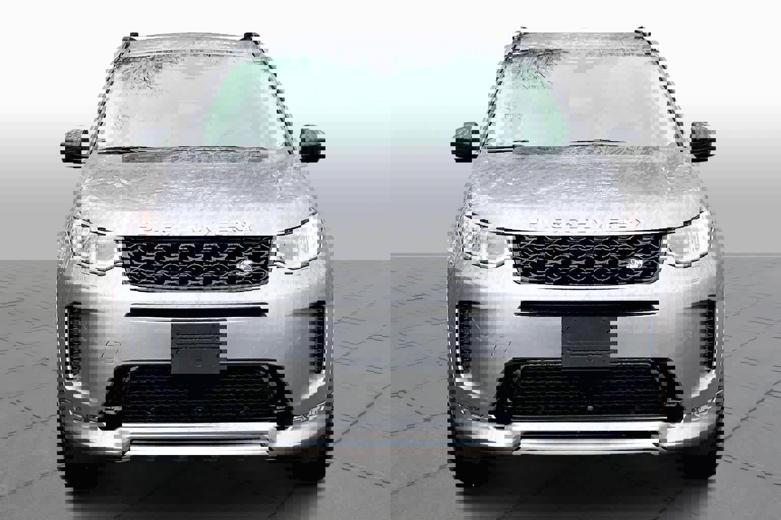 Used 2025 Land Rover Discovery Sport S image 4