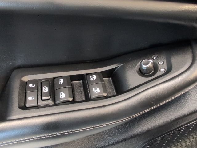 Used 2023 Jeep Grand Cherokee Altitude image 14