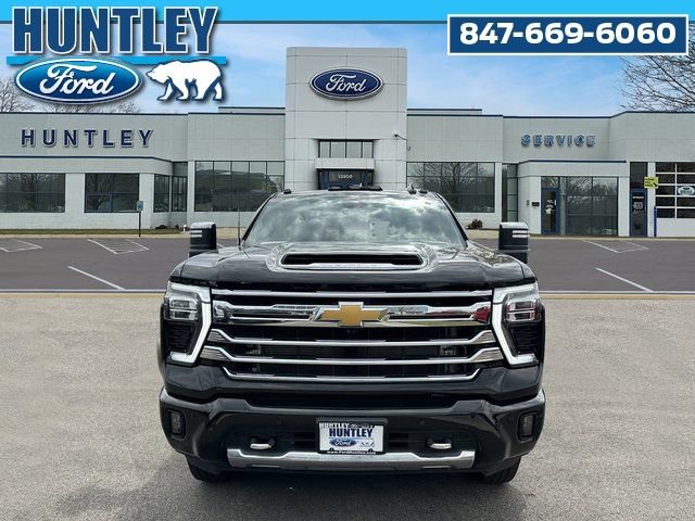 Used 2024 Chevrolet Silverado 3500 High Country w/ High Country Premium Package image 3