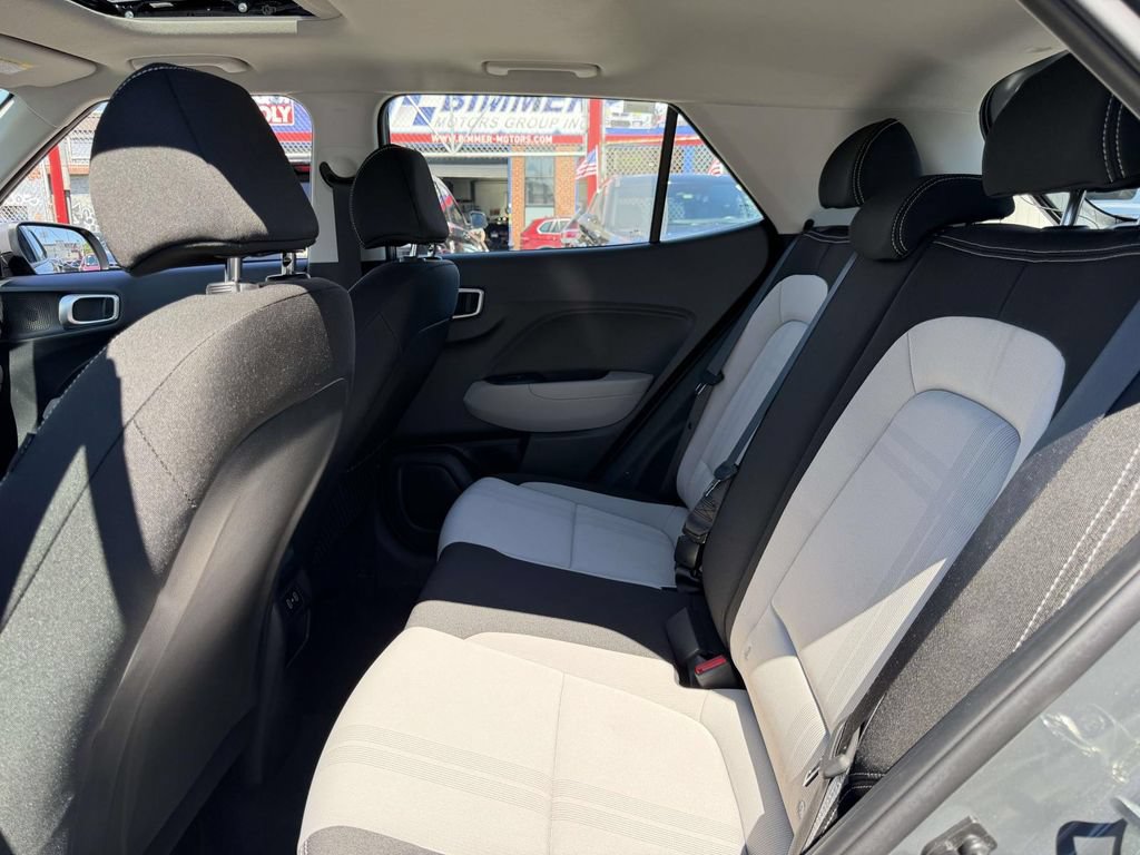 Certified 2024 Hyundai Venue SEL FWD image 15