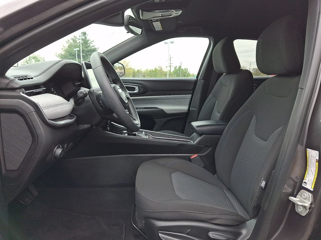Used 2023 Jeep Compass Sport AWD/4WD image 16