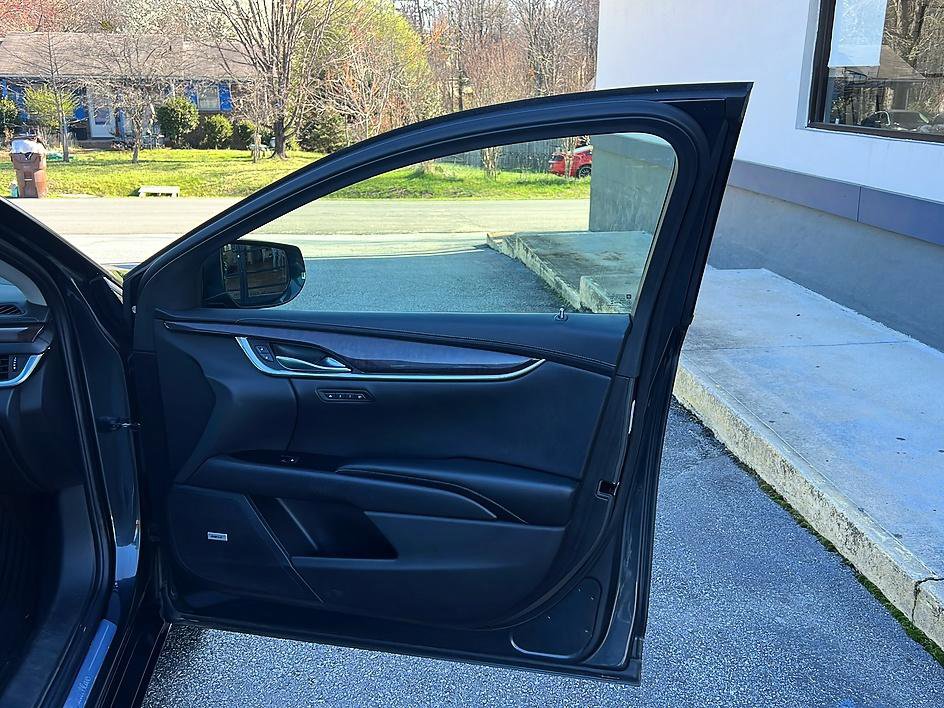 Used 2016 Cadillac XTS Luxury w/ Driver Awareness Package image 27