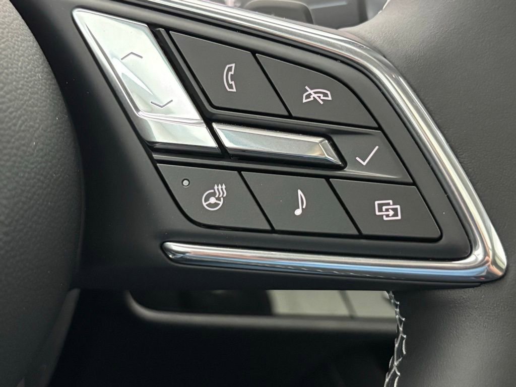 New 2025 Buick Envision Sport Touring image 9