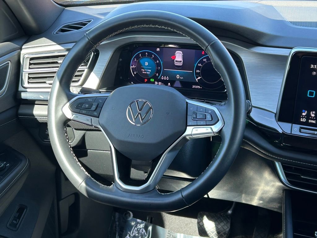 Used 2025 Volkswagen Atlas Cross Sport SE image 40