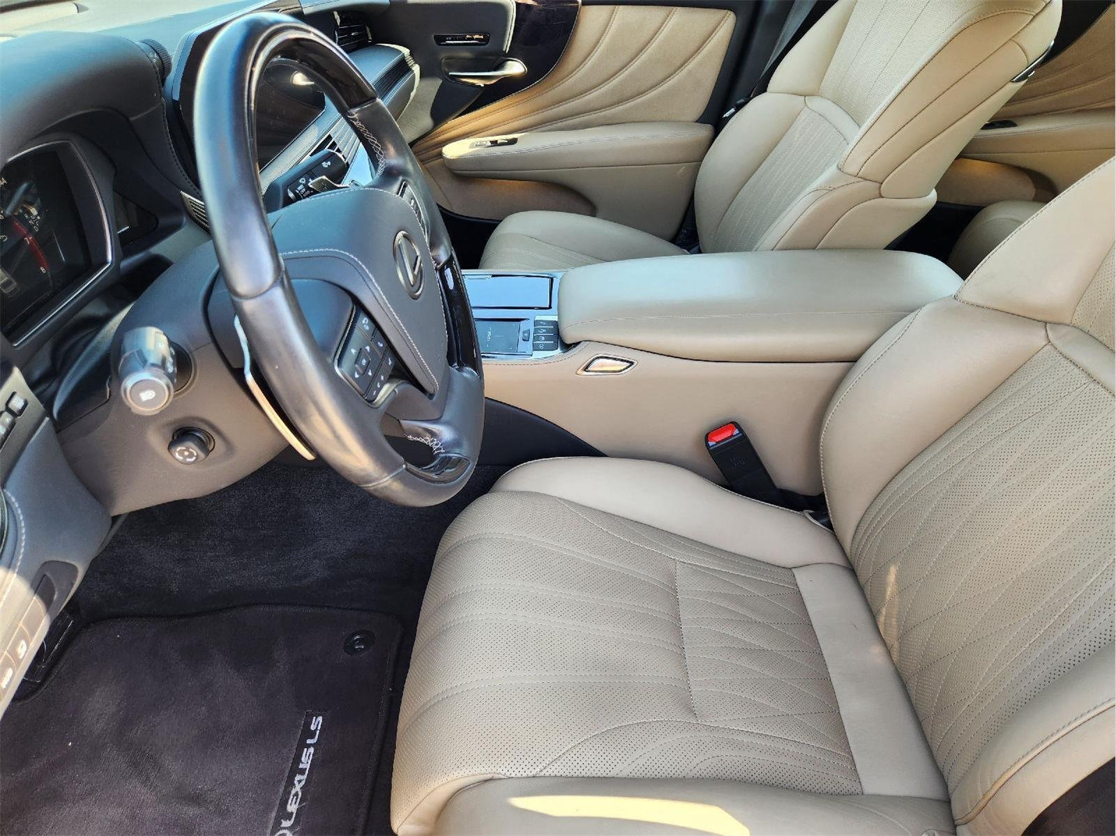 Used 2021 Lexus LS 500 w/ Interior Upgrade Package RWD image 13