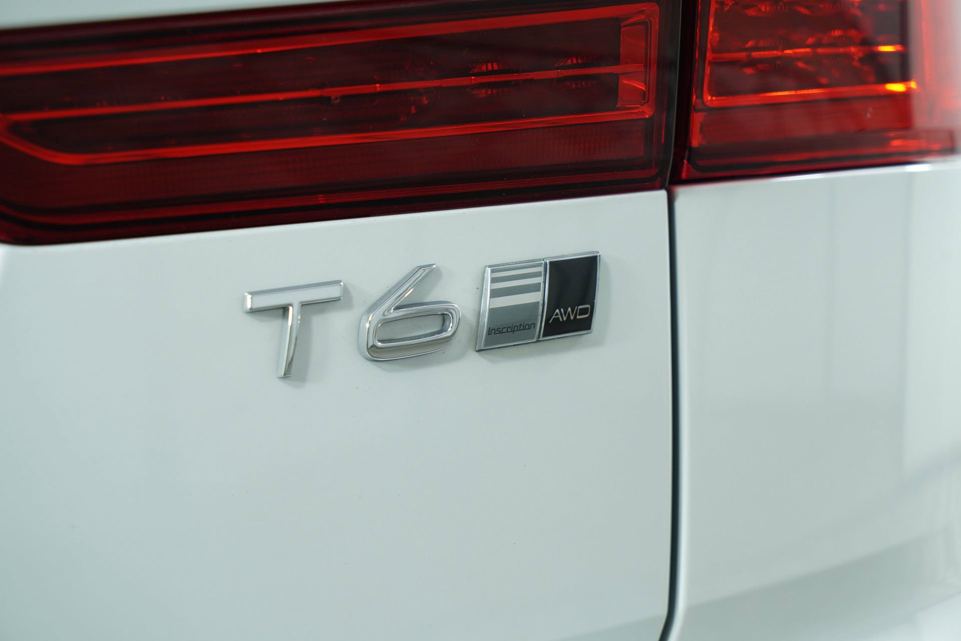 Used 2020 Volvo XC60 T6 Inscription w/ Protection Package Premier image 21