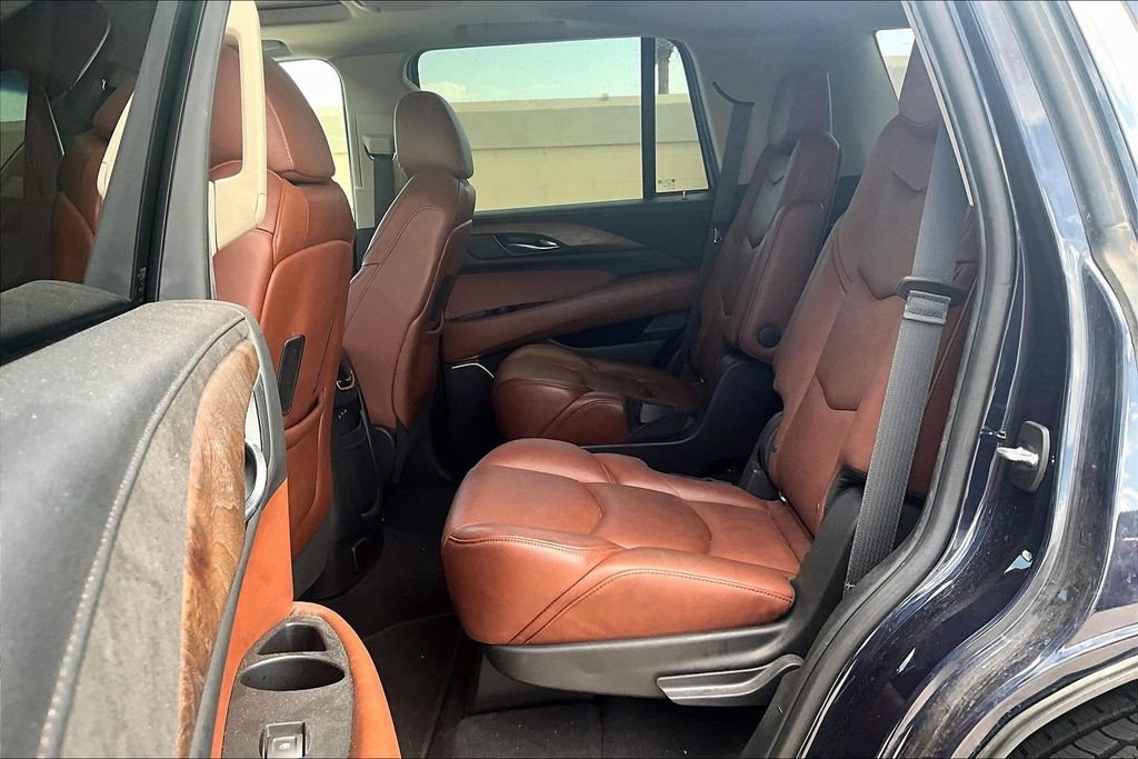 Used 2019 Cadillac Escalade Premium Luxury AWD/4WD image 6