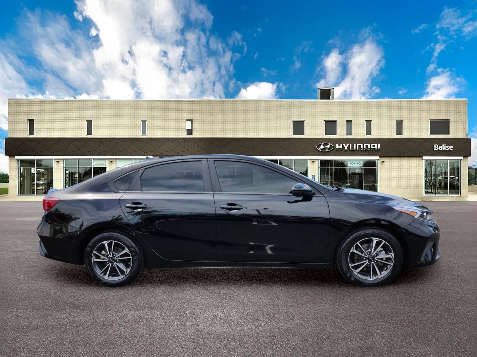 Used 2024 Kia Forte LXS FWD image 2