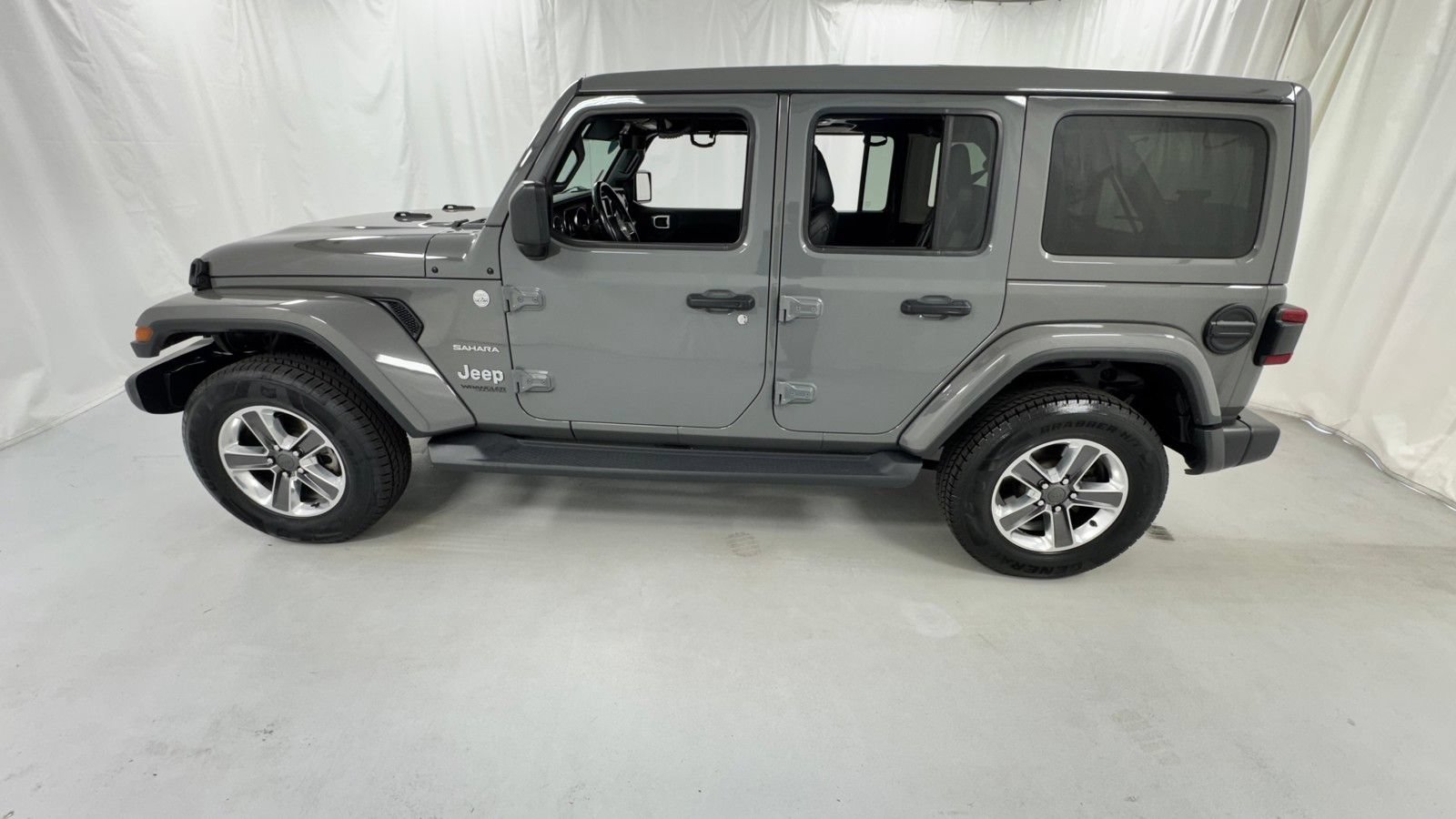 Used 2020 Jeep Wrangler Unlimited Sahara AWD/4WD image 6