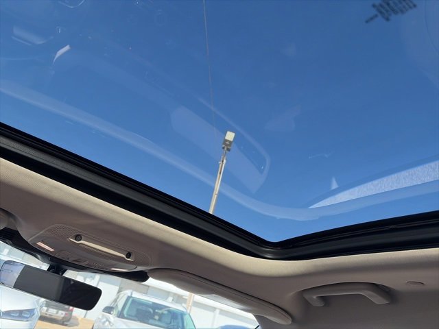 Used 2023 Lincoln Nautilus Reserve image 16