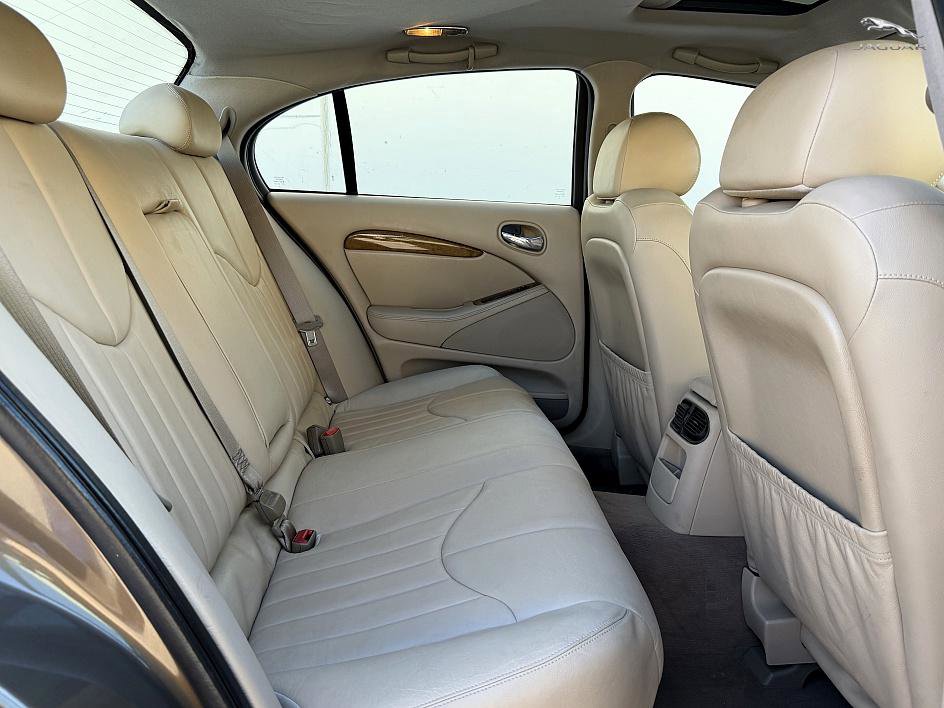 Used 2001 Jaguar S-TYPE 4.0 image 14