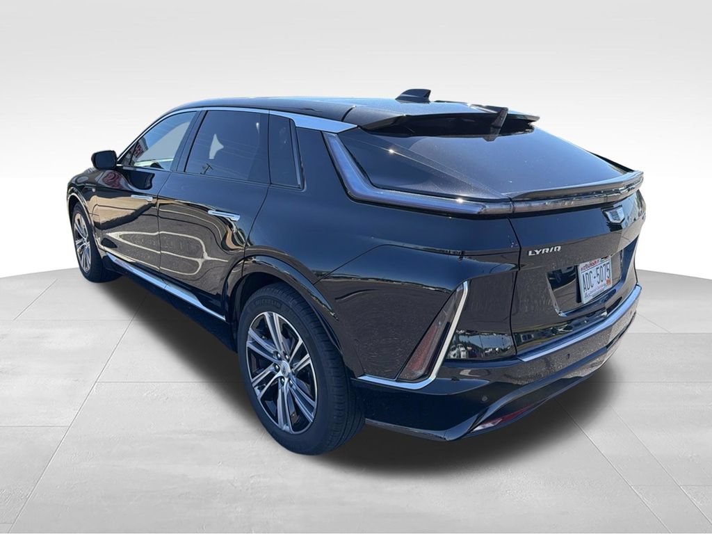 Certified 2024 Cadillac Lyriq Luxury AWD/4WD image 30