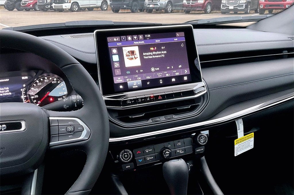 New 2026 Jeep Compass Latitude image 7