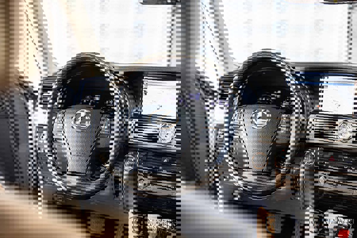 Used 2017 Lexus LS 460 AWD w/ Comfort Package image 39