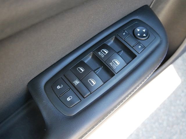 Used 2015 Chrysler 200 Limited w/ Convenience Group FWD image 13